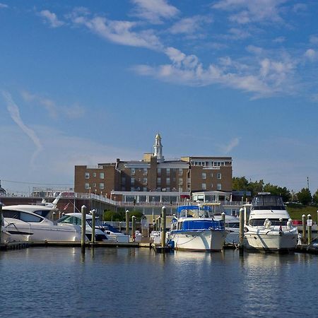 Molly Pitcher Inn Red Bank Exterior photo